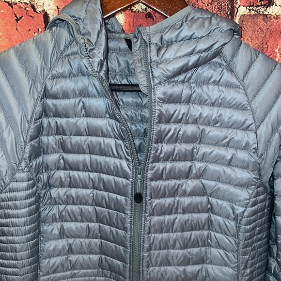 LL Bean Blue Quilted Nylon Ultralight Down Hooded Coat Size Smalll - Picture 8 of 16